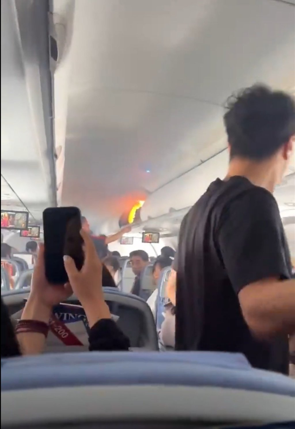 週六,國航航班上的乘客用韓語大喊「快點」。照片:講義 週六,國航航班上的乘客用韓語大喊「快點」。照片:講義